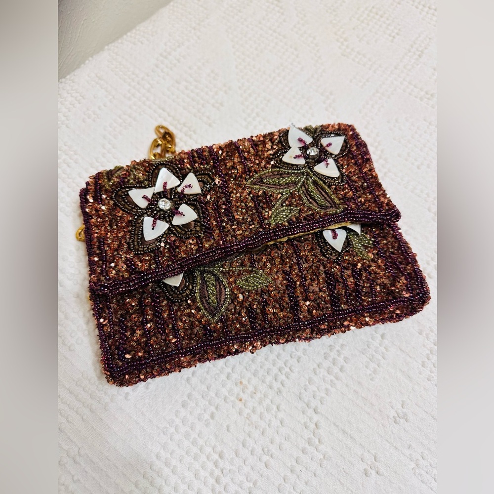 👛 Christiana ladies cocktail purse embroidered sequined purse.